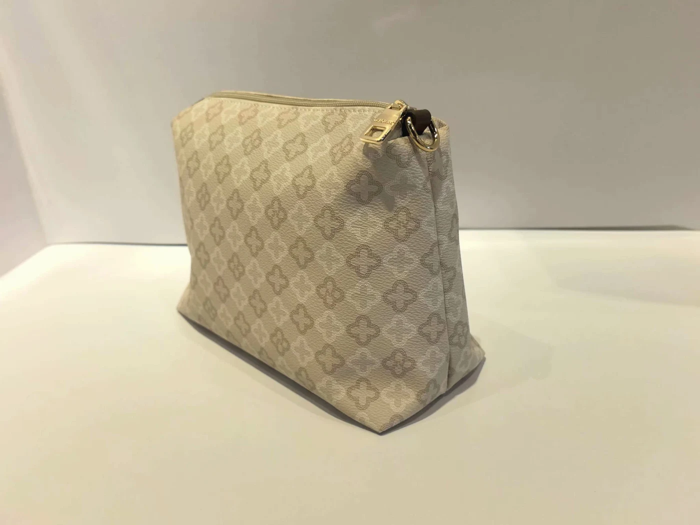 Cosmetic bags